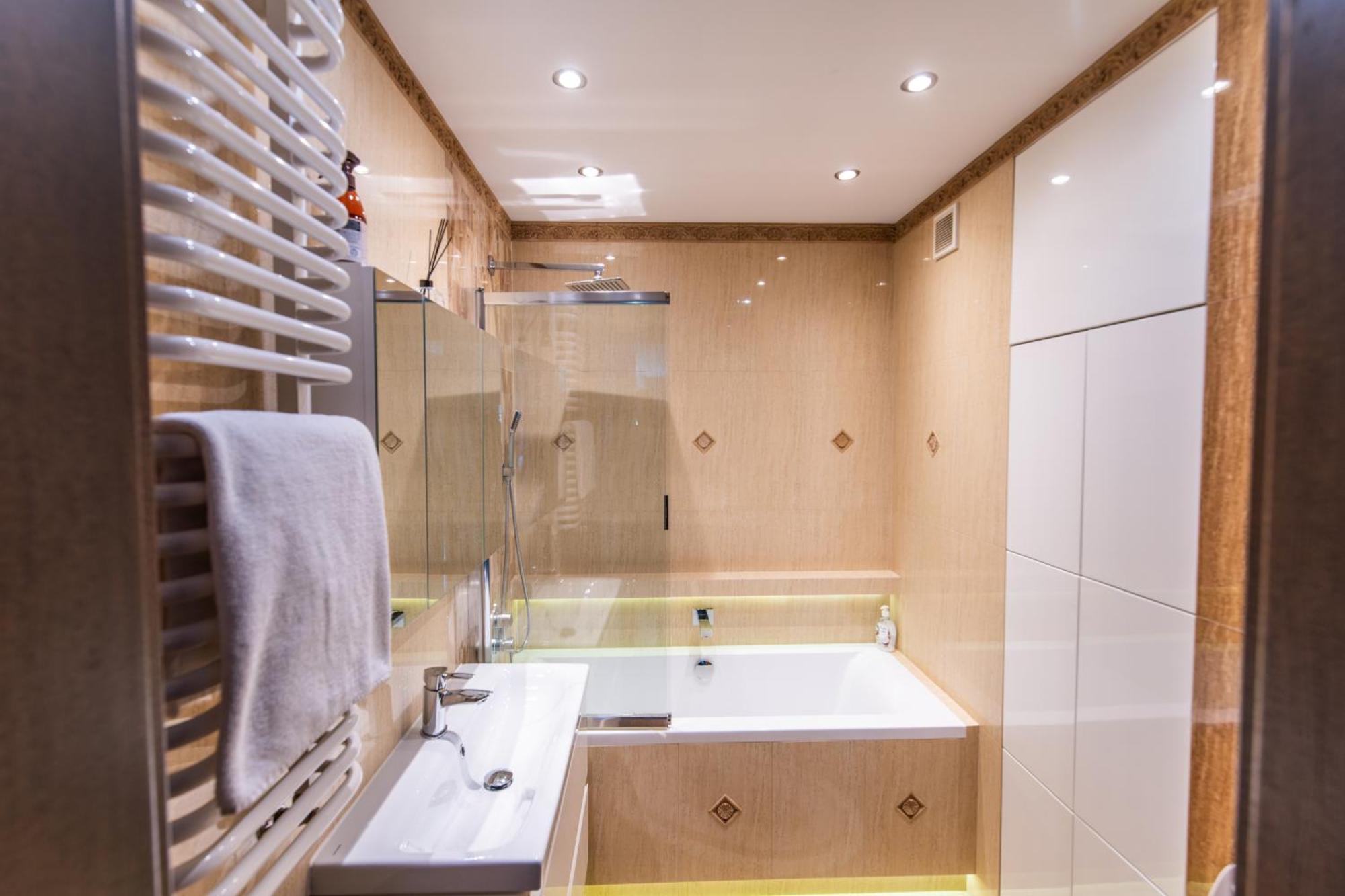 Large Luxury Apartment Wieliczka Bagian luar foto