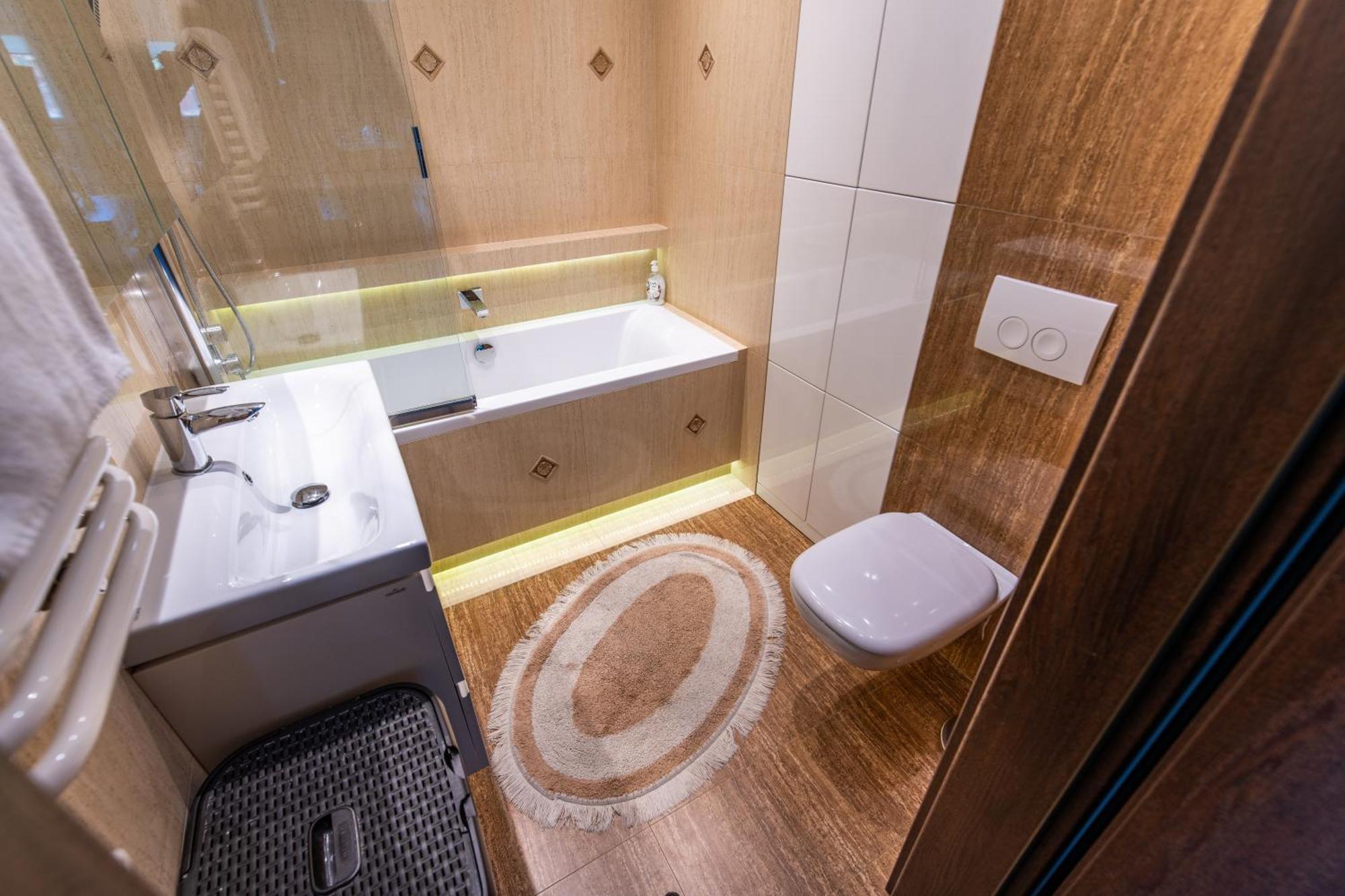 Large Luxury Apartment Wieliczka Bagian luar foto